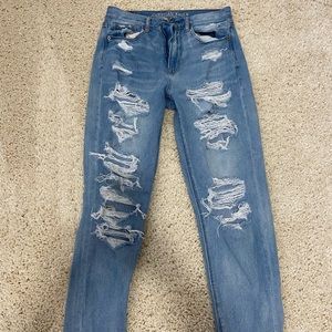 American Eagle Mom Jeans size 6